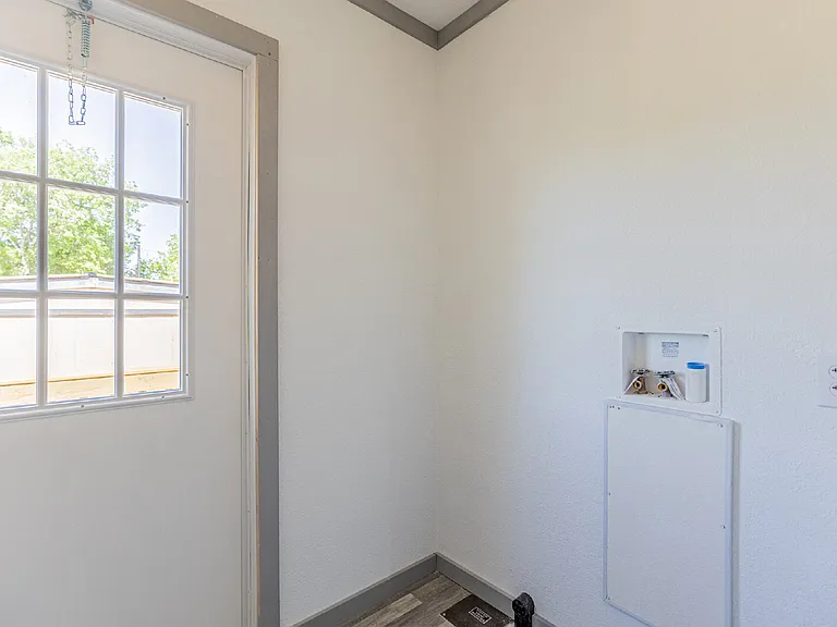 193 Live Oaks St #1 — Photo 14