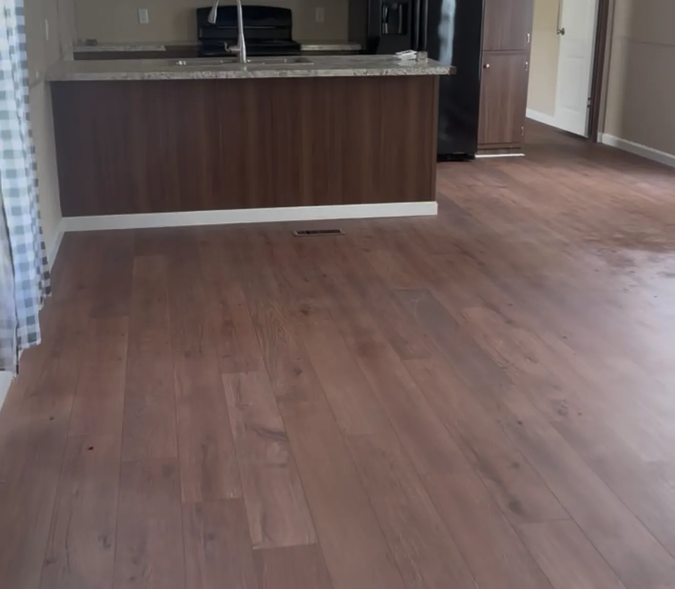 3 bed, 1280 sqft, $950 — Photo 2