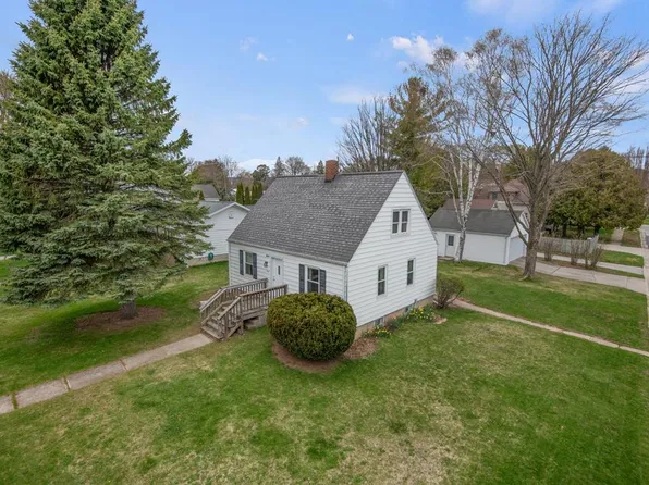 954 Oregon St, Sturgeon Bay, WI 54235