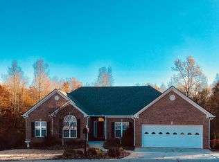 153 Station Dr, Pendergrass, GA 30567