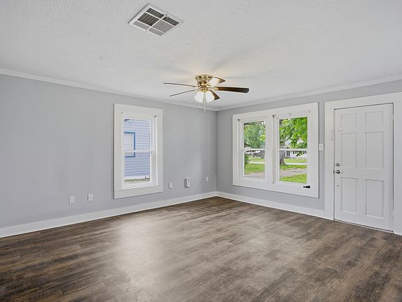 5th image of 3110 Deaton St