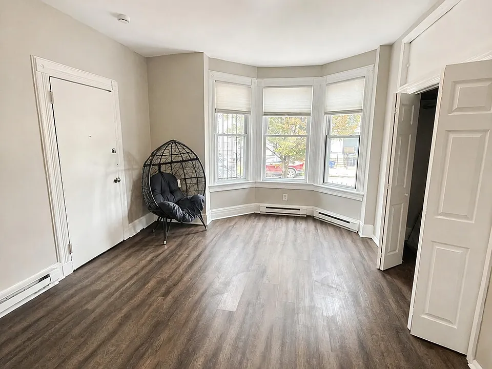 308 7th Ave W #1