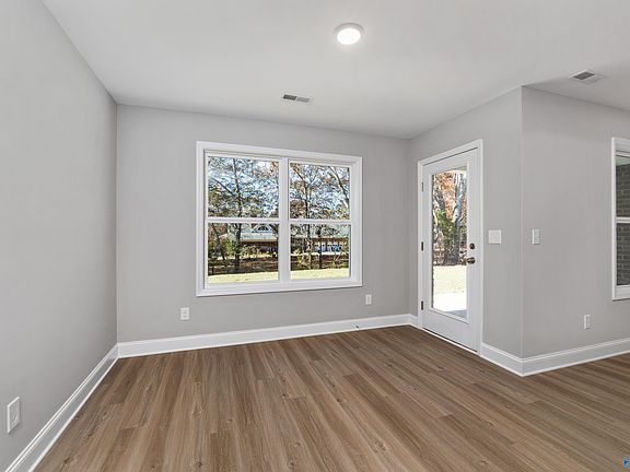 4th image of 168 River Pointe Dr