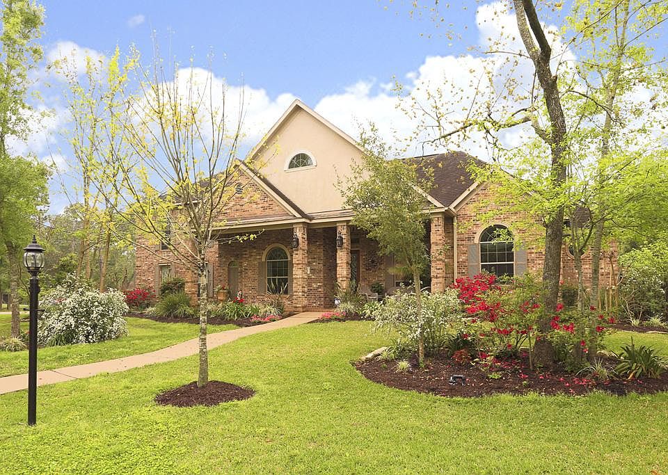 1st image of 2306 Oak Dr