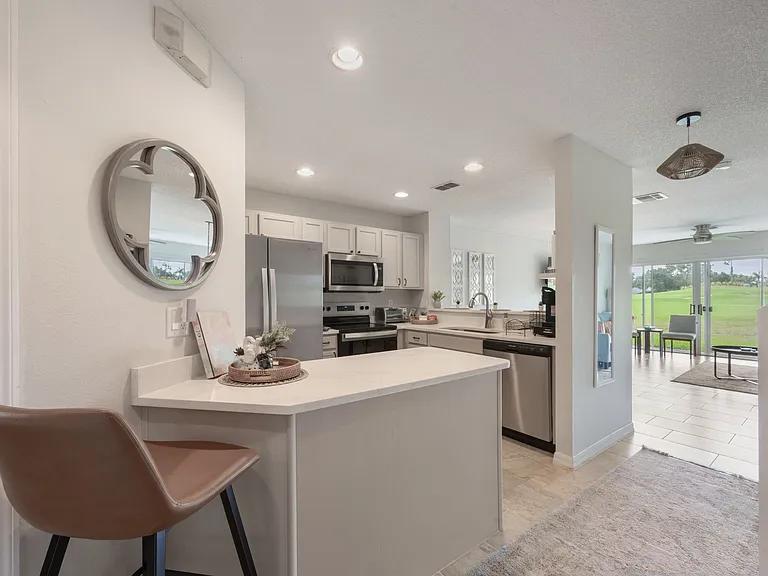 2465 Saint Augustine Blvd — Photo 4