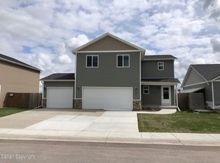 3401 Goldenrod Ave, Gillette, WY 82716