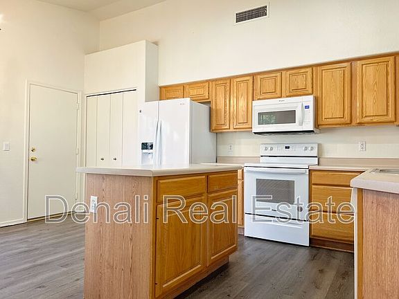 5th image of 1216 W Breckenridge Ave