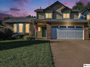 16824 M Cir, Omaha, NE 68135