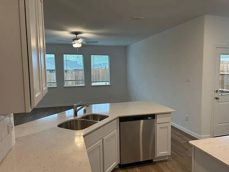 7909 Blue Heron Ln — Photo 2