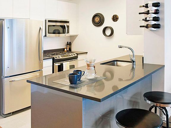 3rd image of 511 47th Ave APT 10A