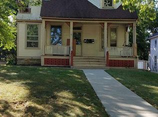 116 College St APT 3, Elgin, IL 60120