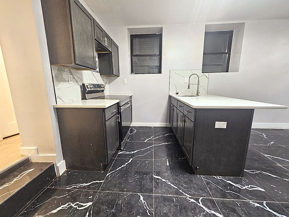 4th image of 226 Roseville Ave #B206