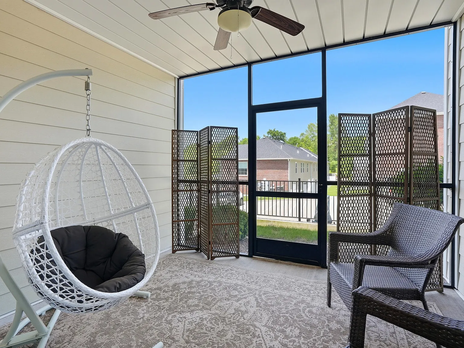 1 bed, 1.0 bath, 818 sqft, $1,500 — Photo 2