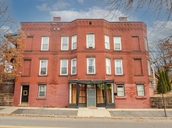 301-303 Linden St, Holyoke, MA 01040