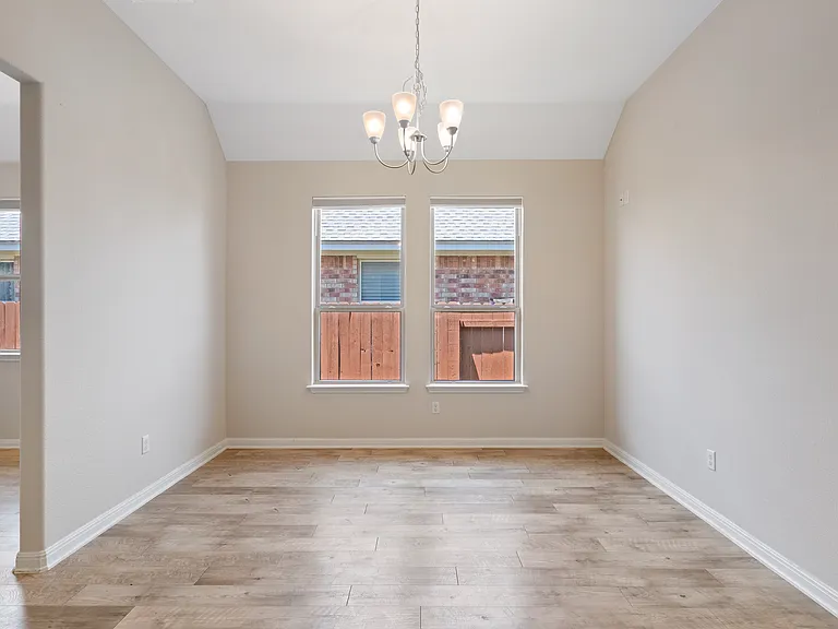 2428 Granite Hill Dr — Photo 12