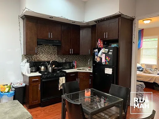 Rented by Rumah Realty Inc | media 19