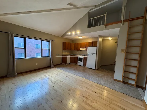 344 Market St APT 8, Brighton, MA 02135