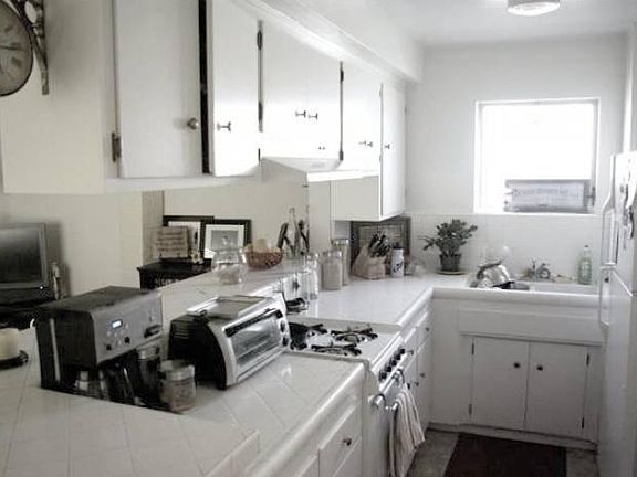 3rd image of 322 7th St APT A