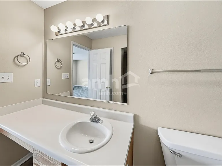 6804 Woodland Heights Dr — Photo 12