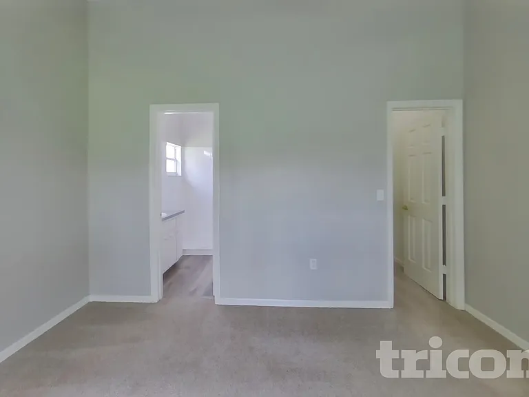 7833 Manor Dr — Photo 7