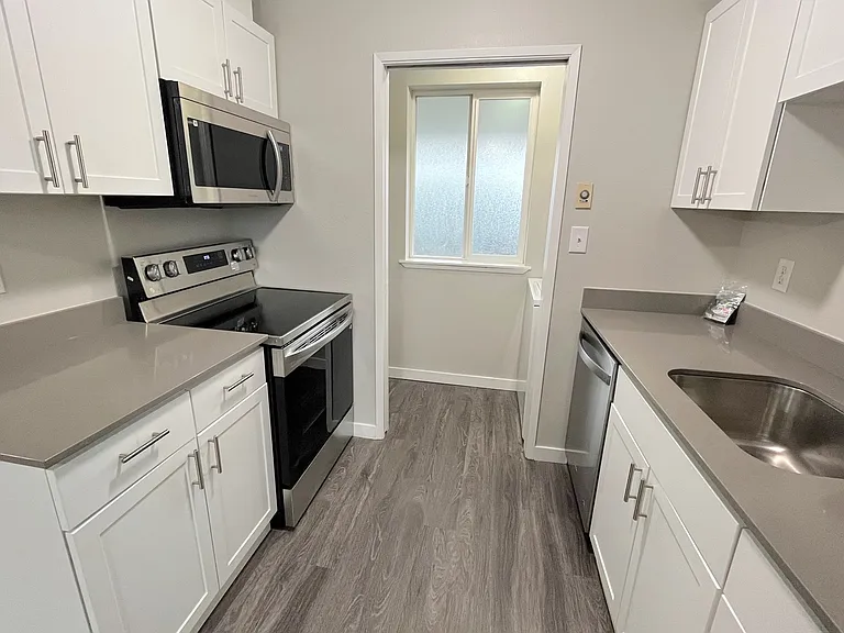 8819 Pacific Ave #B7 — Photo 8