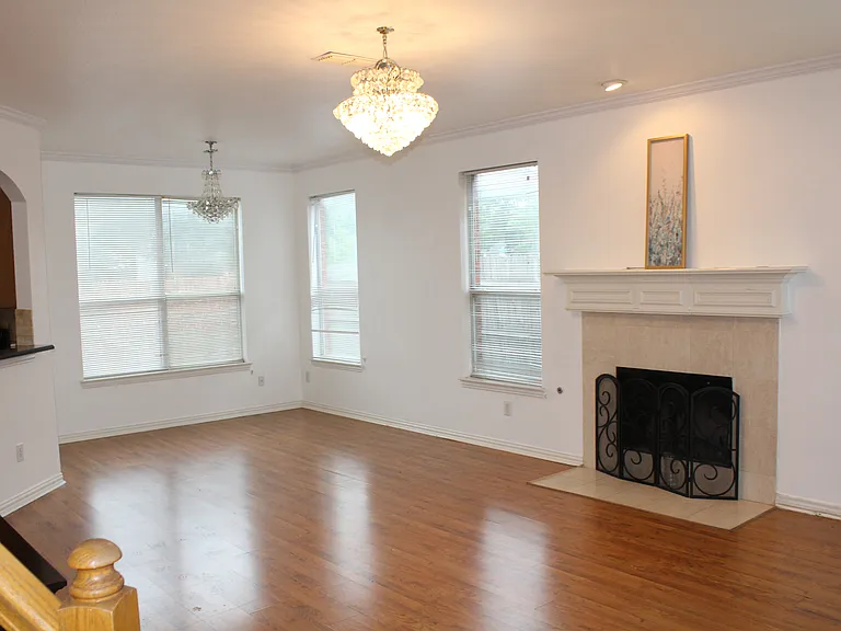 5017 Remington Dr — Photo 10