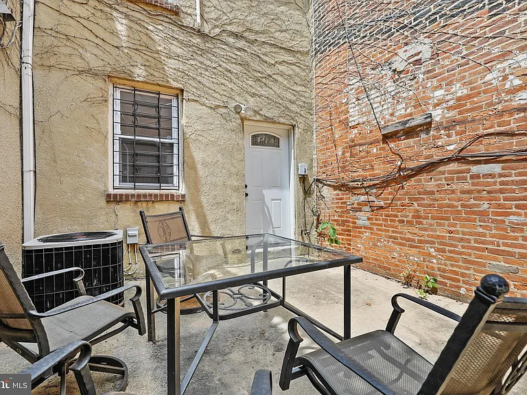 803 S Hanover St — Photo 24