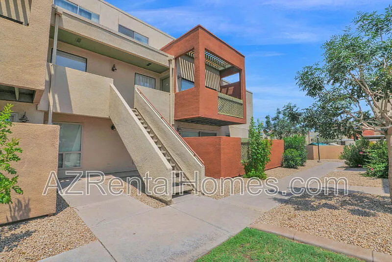 1 bed, 1.0 bath, 962 sqft, $1,499 — Photo 2