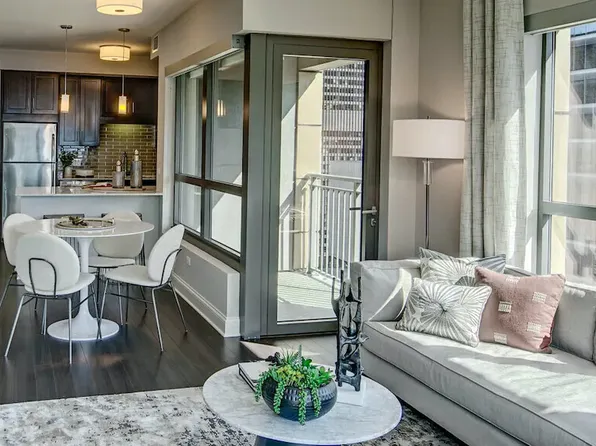 71 Hubbard Studio, Chicago, IL 60654