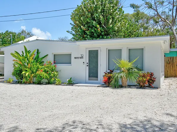 32 Pirates Dr, Key Largo, FL 33037