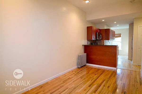 Rented by Sidewalk Realty LLC | media 3