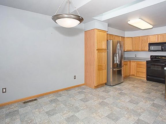 3rd image of 3828 Avenue C