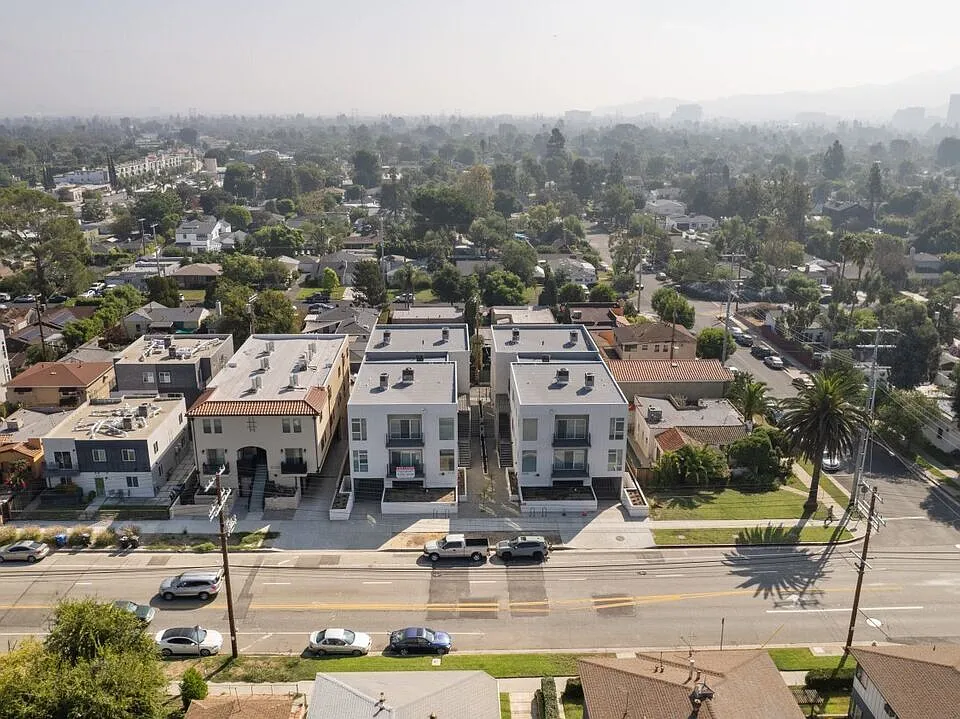 5114 Cahuenga Blvd #1