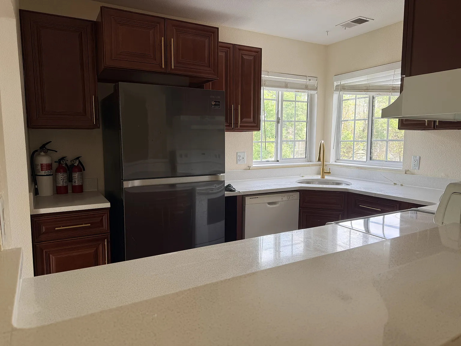 2 bed, 977 sqft, $2,750 — Photo 3