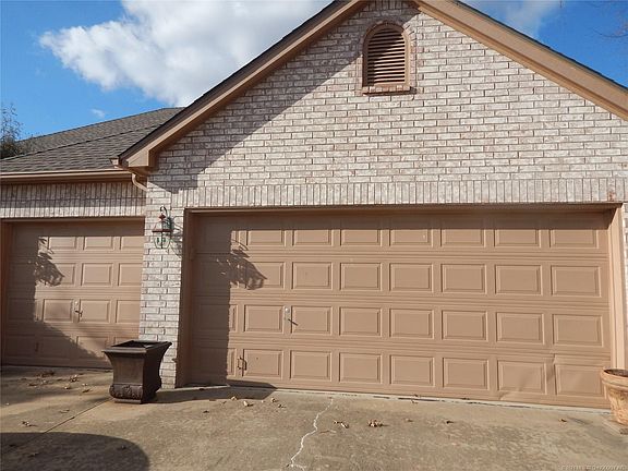 2nd image of 3202 Heritage Dr