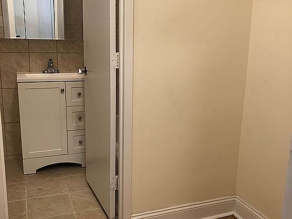 4th image of 1160 3rd Ave APT 11C