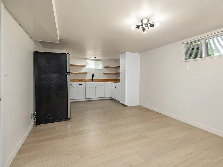 1020 15th Ave S #1 — Photo 5