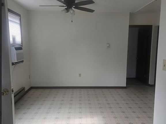 3rd image of 117 Hufnagle Dr