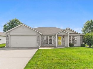 817 Clancy Ct, Raymore, MO 64083