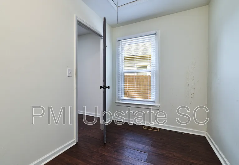79 Allen St — Photo 14
