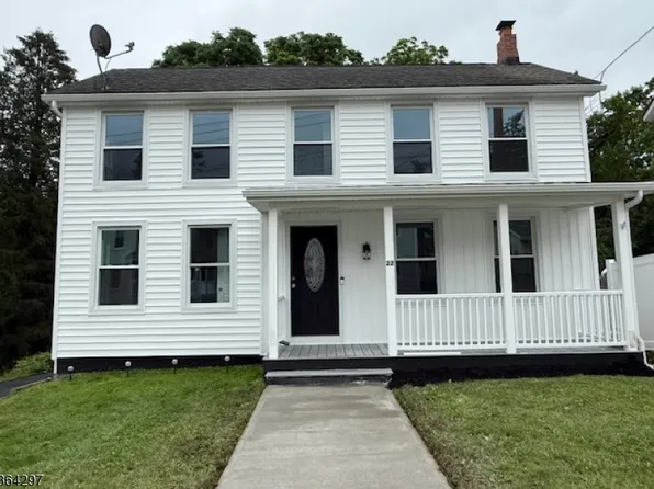 22 Union Pl, Newton Town, NJ 07860
