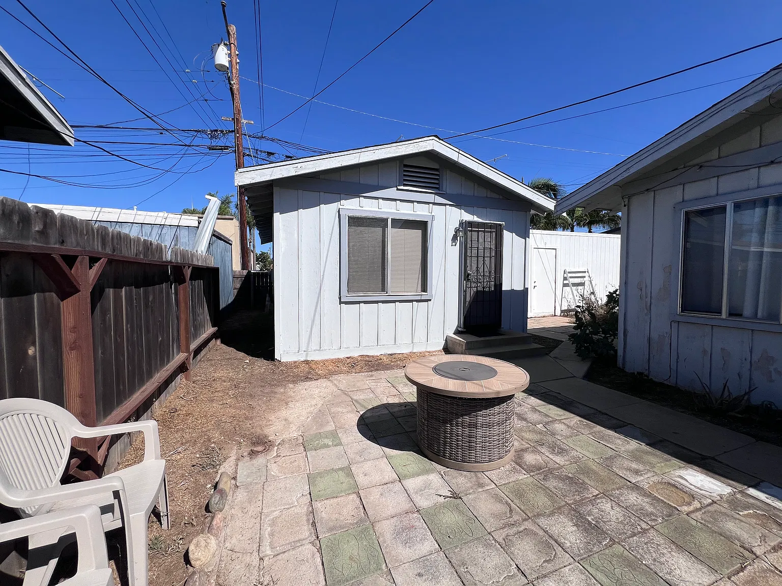 1 bed, 414 sqft, $2,100 — Photo 1