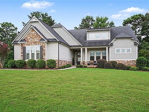 3rd image of 185 Oakleigh Manor Dr