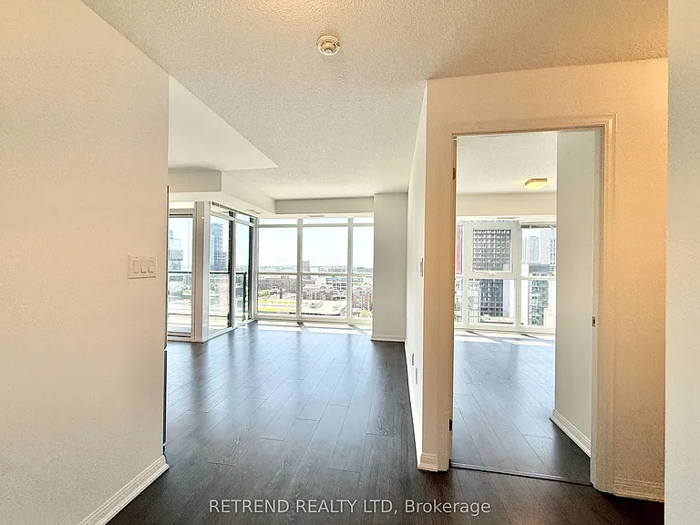 400 Adelaide St E #2204 — Photo 2