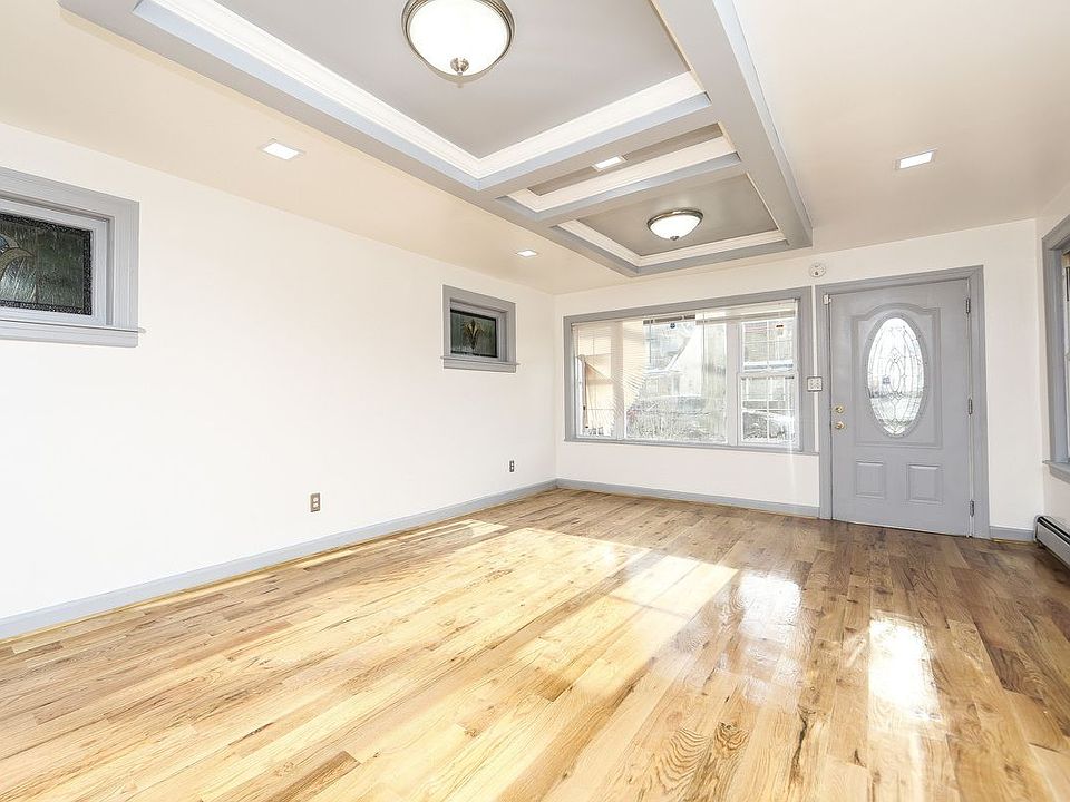 1st image of 10925 175th St