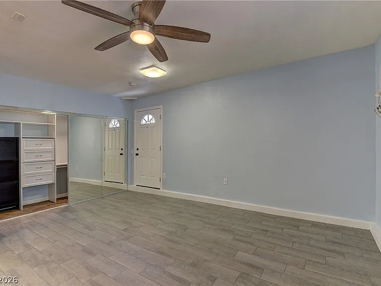 3896 Acapulco Ave — Photo 29
