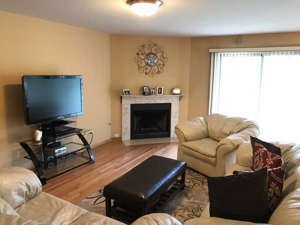 1st image of 2822 Meadow Ln Unit V1