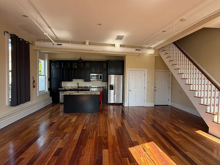 1 Grand Ave #5 — Photo 2