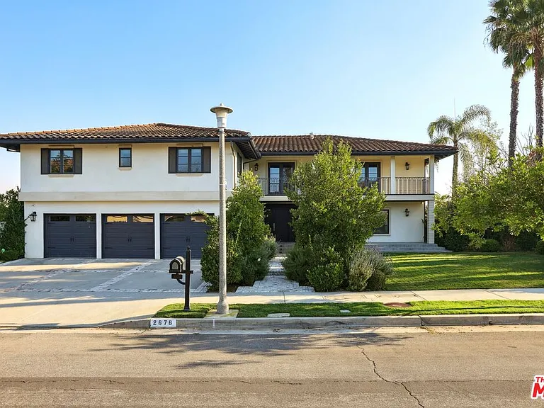 2676 Casiano Rd — Photo 2