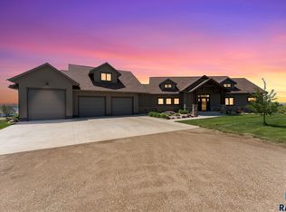 48290 Arrowhead Pl, Canton, SD 57013
